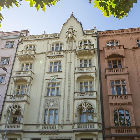 Jiriho Z Podebrad Apartments Prag Exterior foto