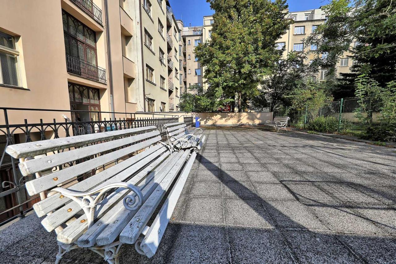 Jiriho Z Podebrad Apartments Prag Exterior foto