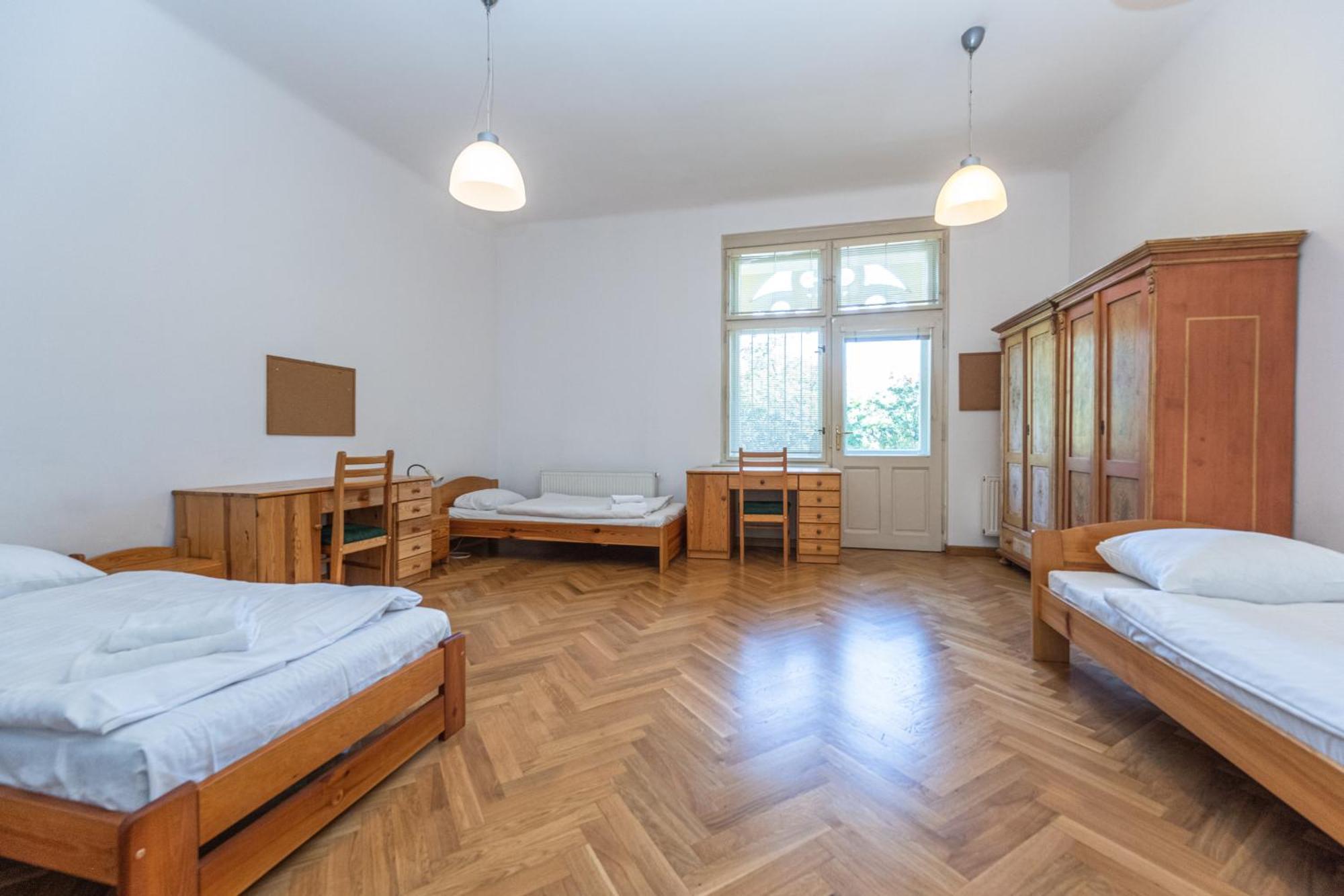 Jiriho Z Podebrad Apartments Prag Exterior foto